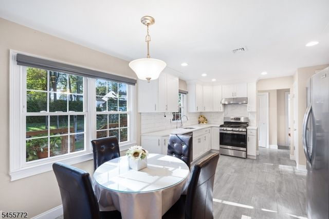 6 Selmar Ter, East Hanover Twp., NJ 07936