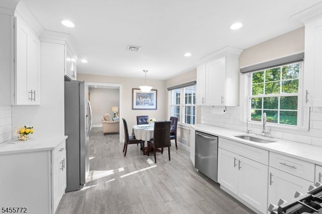 6 Selmar Ter, East Hanover Twp., NJ 07936