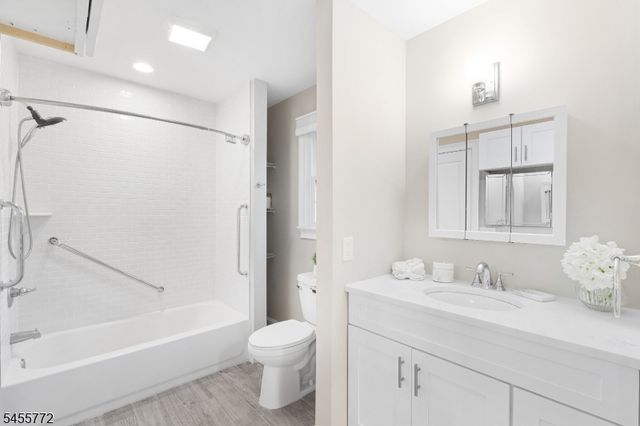 6 Selmar Ter, East Hanover Twp., NJ 07936