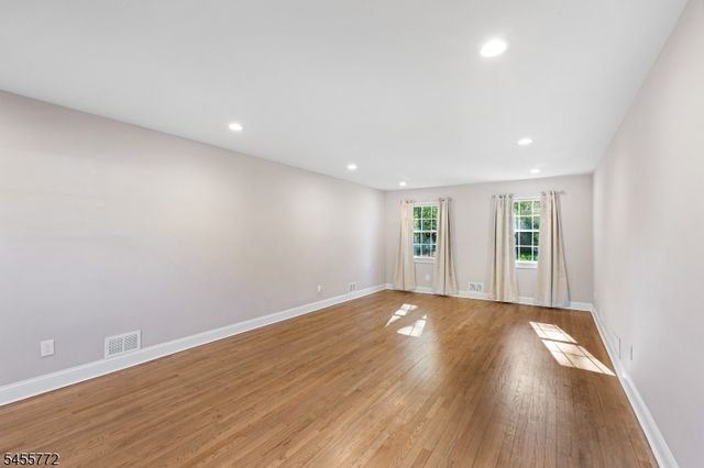 6 Selmar Ter, East Hanover Twp., NJ 07936