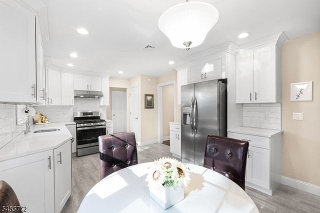 6 Selmar Ter, East Hanover Twp., NJ 07936
