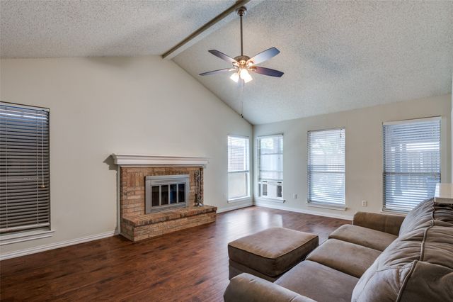 4204 Glen Hollow Circle, Arlington, TX 76016