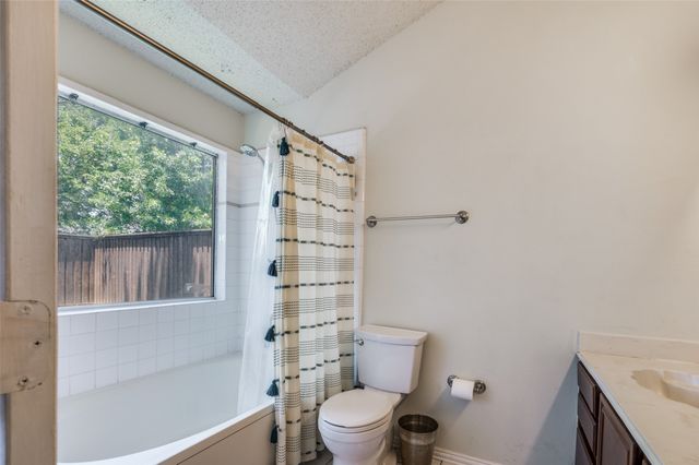 4204 Glen Hollow Circle, Arlington, TX 76016