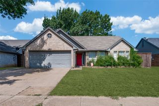 4204 Glen Hollow Circle, Arlington, TX 76016
