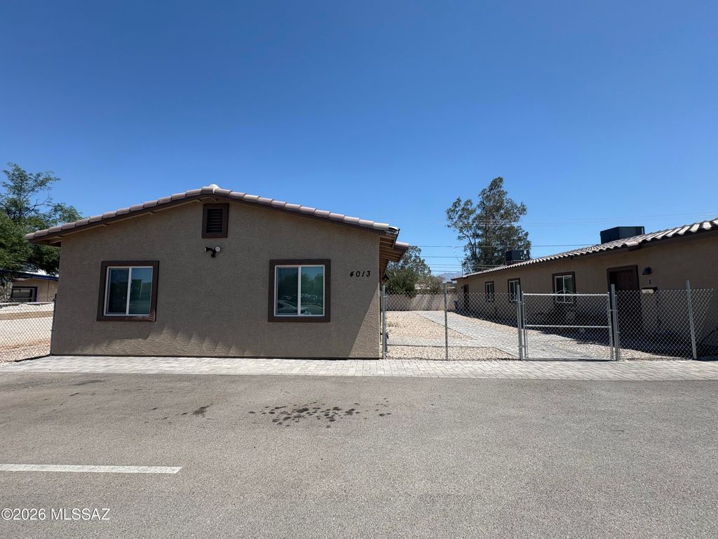 4013 E 22nd St Unit 2, Tucson, AZ 85711