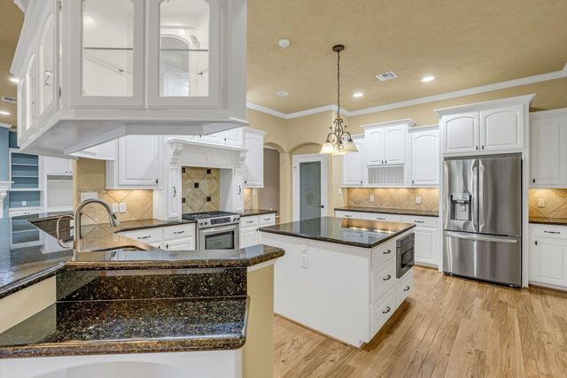 110 April Waters Drive W, Conroe, TX 77356