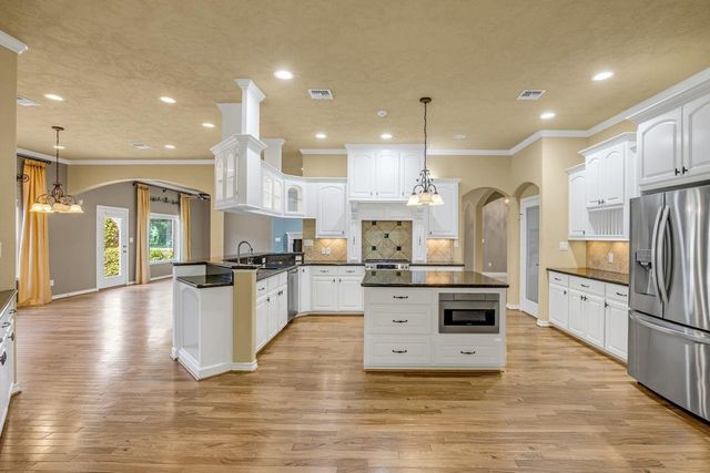 110 April Waters Drive W, Conroe, TX 77356