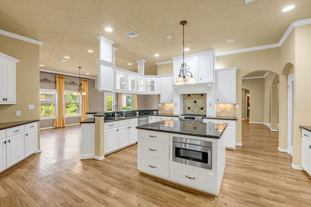 110 April Waters Drive W, Conroe, TX 77356