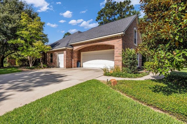 110 April Waters Drive W, Conroe, TX 77356