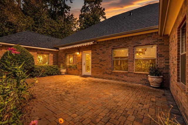 110 April Waters Drive W, Conroe, TX 77356