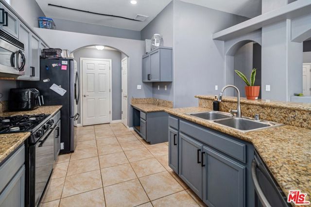 9516 Mendiburu Road, California City, CA 93505