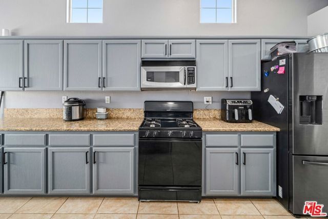 9516 Mendiburu Road, California City, CA 93505