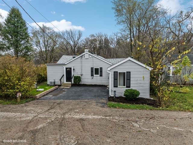 21621 W Cedar Avenue, Lake Villa, IL 60046