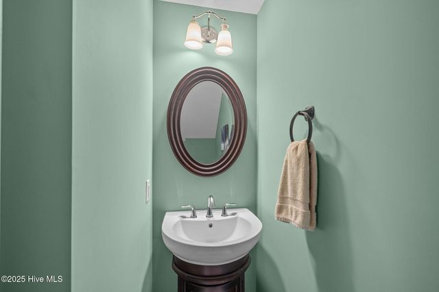 1315 Barnacle Lane, Morehead City, NC 28557