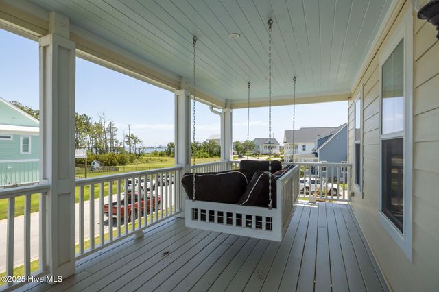 1315 Barnacle Lane, Morehead City, NC 28557