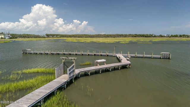 1315 Barnacle Lane, Morehead City, NC 28557