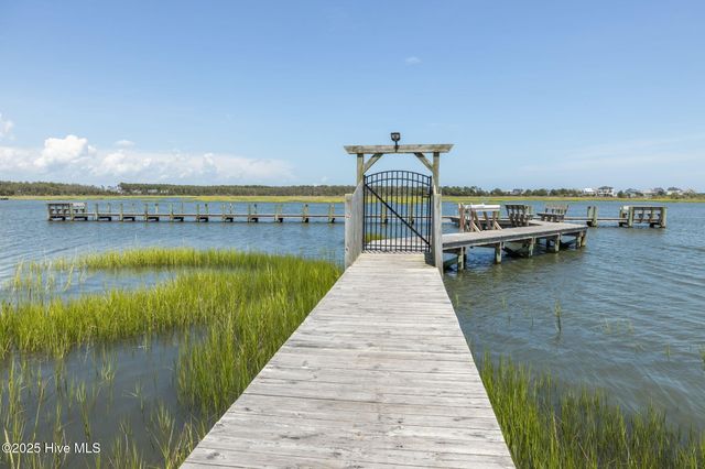 1315 Barnacle Lane, Morehead City, NC 28557