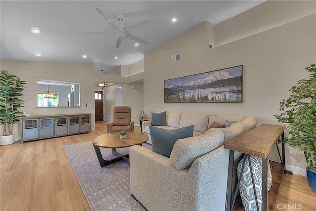 436 Roosevelt, Corona, CA 92879