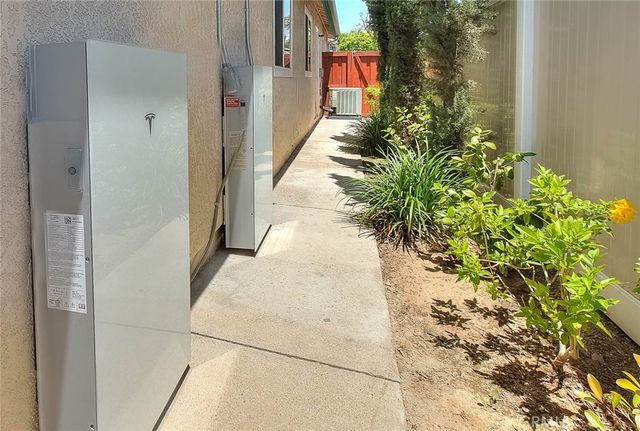 436 Roosevelt, Corona, CA 92879