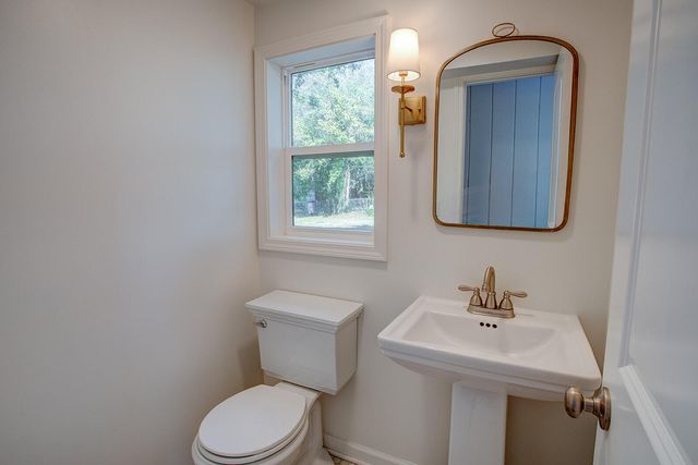 326 Washington Avenue, Valparaiso, FL 32580