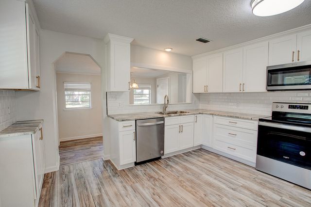 326 Washington Avenue, Valparaiso, FL 32580