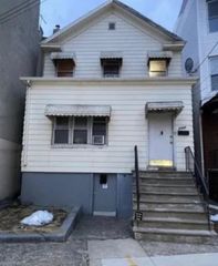1702 KENNEDY BLVD, Jc, Greenville, NJ 07305