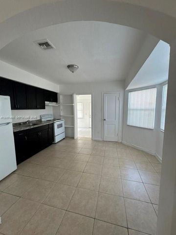 2628 Fletcher Ct, Hollywood, FL 33020