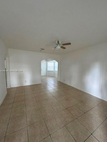 2628 Fletcher Ct, Hollywood, FL 33020