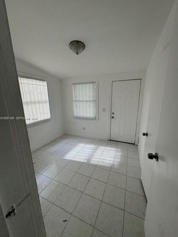 2628 Fletcher Ct, Hollywood, FL 33020