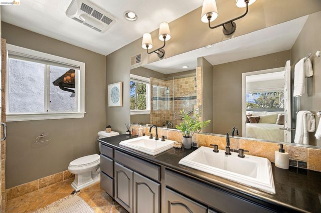 866 Alma Place, Oakland, CA 94610