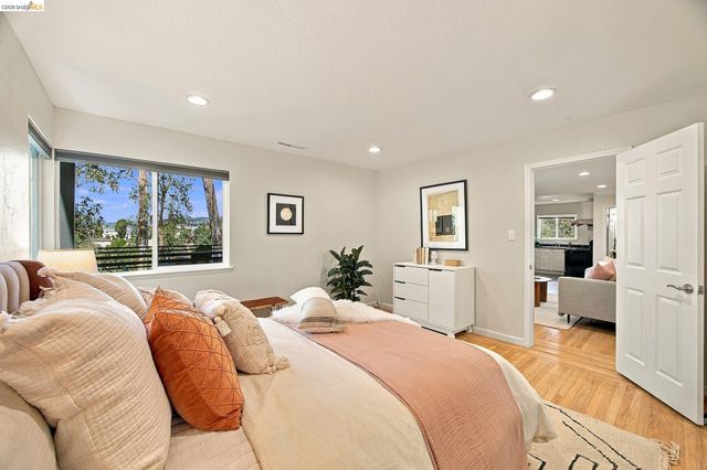 866 Alma Place, Oakland, CA 94610