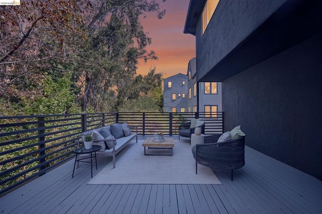 866 Alma Place, Oakland, CA 94610