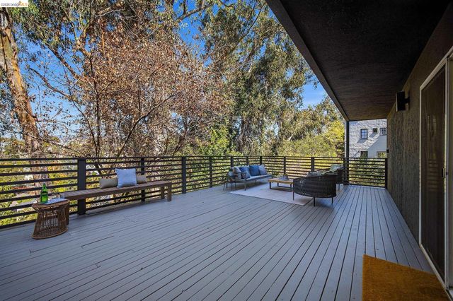 866 Alma Place, Oakland, CA 94610