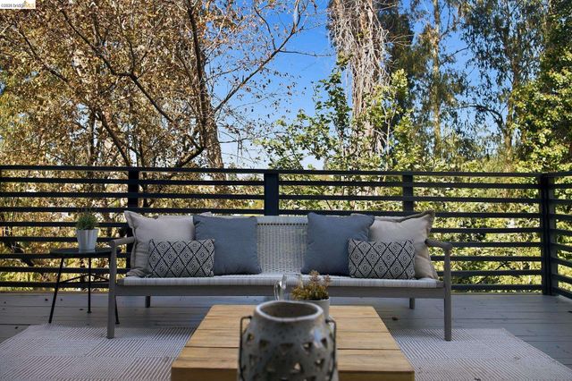 866 Alma Place, Oakland, CA 94610