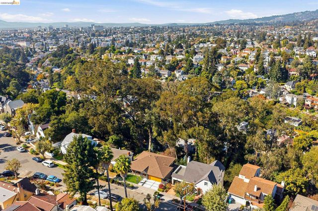 866 Alma Place, Oakland, CA 94610