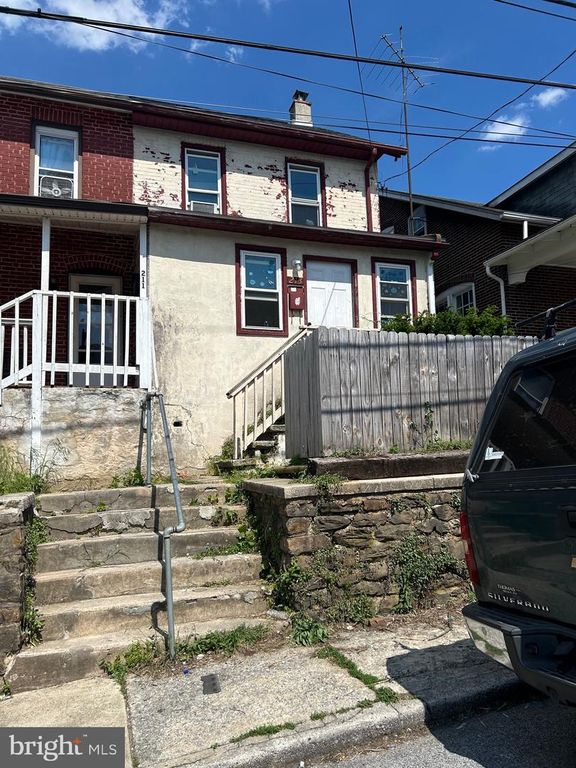213 UNION AVE, Coatesville, PA 19320