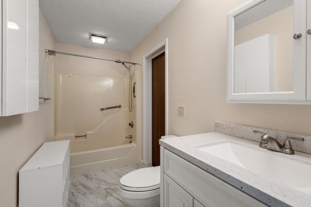 50 Londonderry Rd 50, Grafton, MA 01519