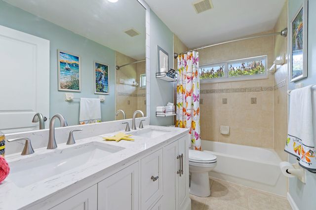 8577 SW Sea Captain Drive, Stuart, FL 34997