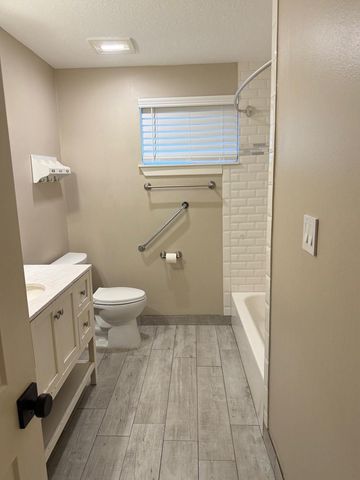 9402 Val Verde Street, Houston, TX 77063