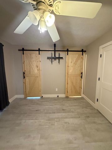 9402 Val Verde Street, Houston, TX 77063