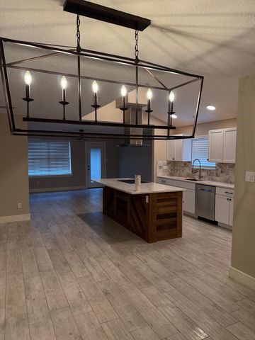 9402 Val Verde Street, Houston, TX 77063