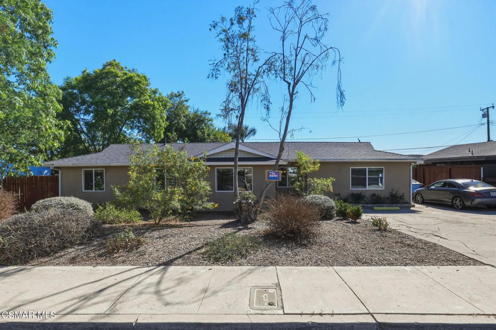 880 E Avenida De Las Flores, Thousand Oaks, CA 91360 — photo 2