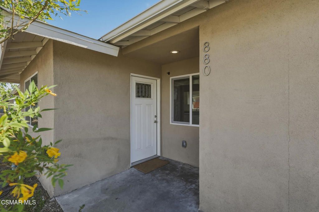 880 E Avenida De Las Flores, Thousand Oaks, CA 91360 — photo 5