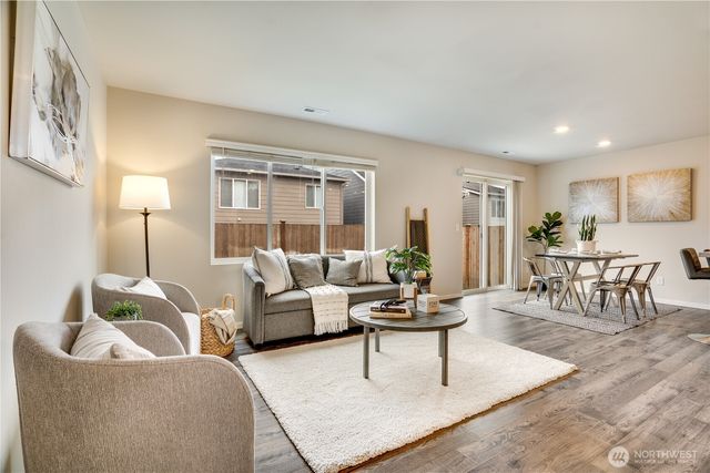 18709 107th Avenue Ct E, Puyallup, WA 98374