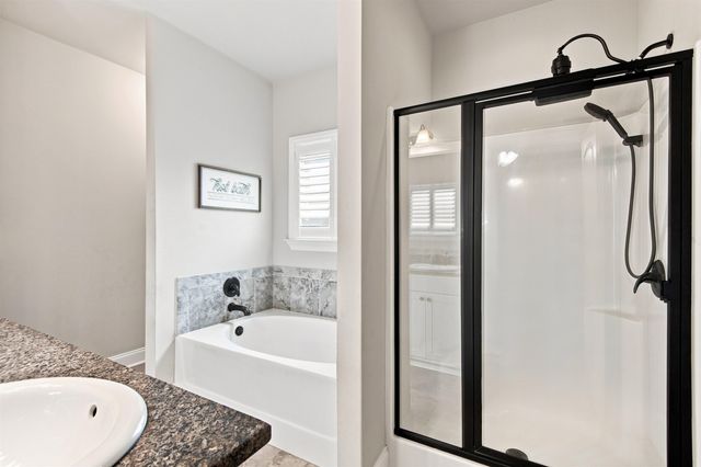 142 Hickory Knoll Ave, Gray, LA 70359