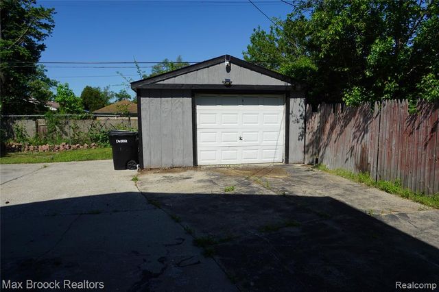 20009 Indiana Street, Detroit, MI 48221