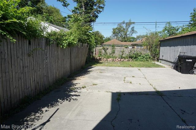 20009 Indiana Street, Detroit, MI 48221