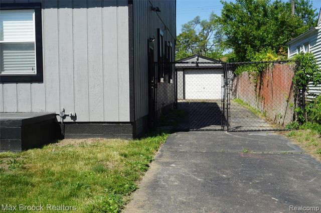 20009 Indiana Street, Detroit, MI 48221