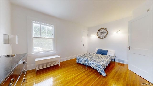 105 Hyledge Dr, Amherst, NY 14226