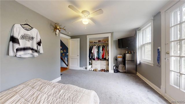 105 Hyledge Dr, Amherst, NY 14226